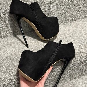 Elegant Black High Heel Platform Shoes